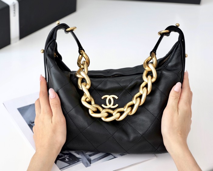  Handbag  Chanel AS2910 size 28x17x9 cm 