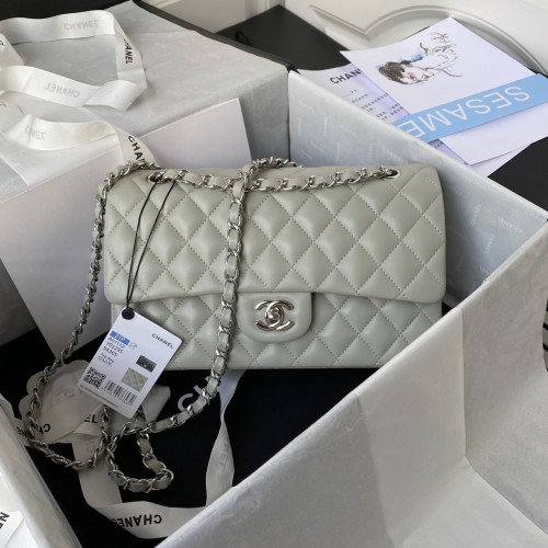  Handbag  Chanel  A01112 size 15.5x25.5x6.5 cm