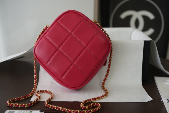  Handbag  Chanel  AS2201 size  20cmx20cmx5 cm