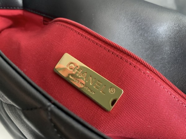  Handbag  Chanel size 26cmx16cmx9 cm 