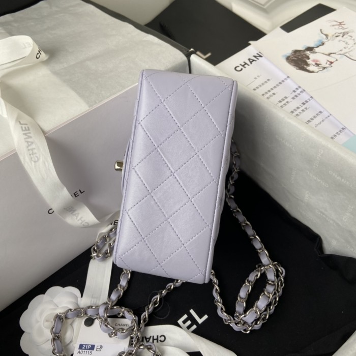  Handbag Chanel size 17 cm