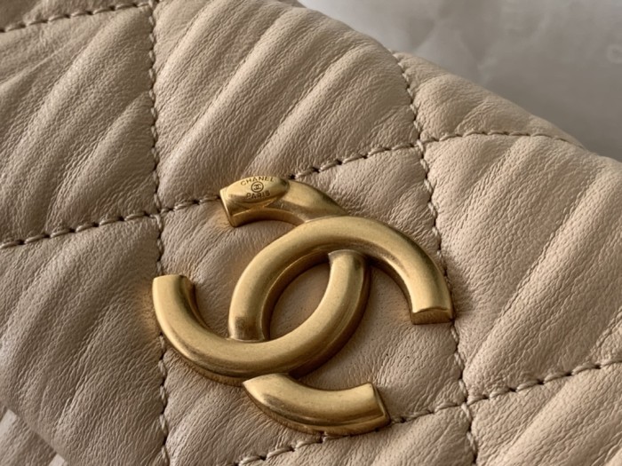 Handbag  Chanel 2479 size 19cmx13cmx7 cm