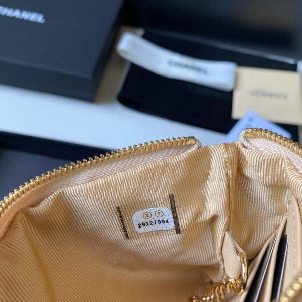  Handbag  Chanel A50168 size 14*10*1 cm