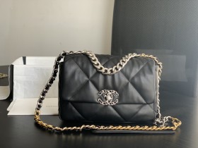 Handbag  Chanel  size 26cmx16cmx9 cm