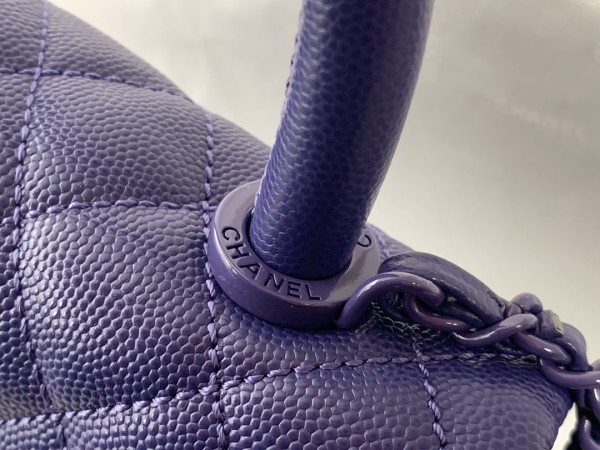  Handbag  Chanel  size  13cmx19cmx9 cm