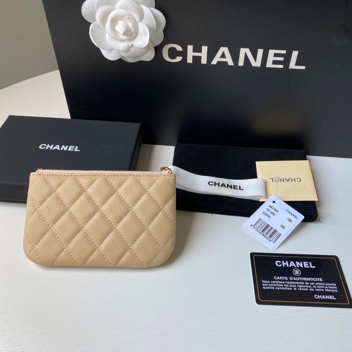  Handbag  Chanel  size 15*8.5 cm