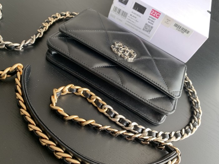 Handbag  Chanel  0957 size 19 cm