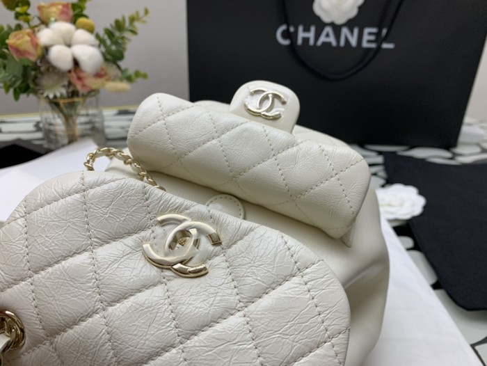  Handbag  Chanel  size 18×18×12 cm 