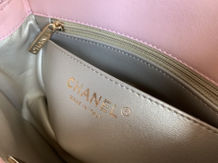  Handbag   Chanel size 17 cm