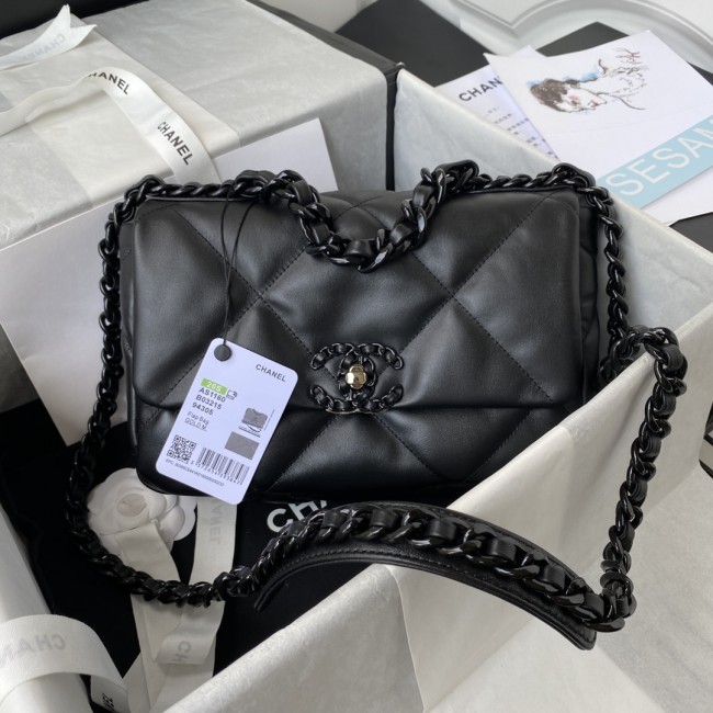  Handbag  Chanel  size  26/30 cm