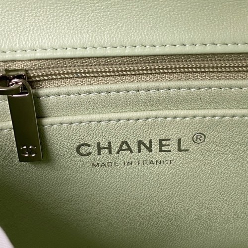  Handbag  Chanel size 20 cm 
