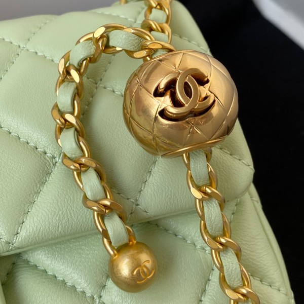  Handbag  Chanel AS1787 size 20 cm