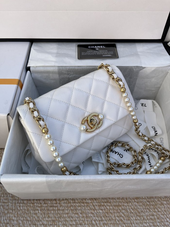  Handbag  Chanel  size 23 cm