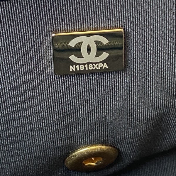  Handbag Chanel AS3004 size 15X20X7 cm