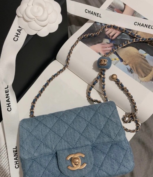  Handbag Chanel size  20 cm