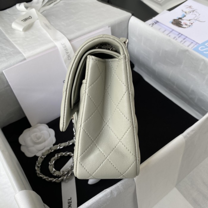  Handbag  Chanel A01112 size 15.5x25.5x6.5 cm