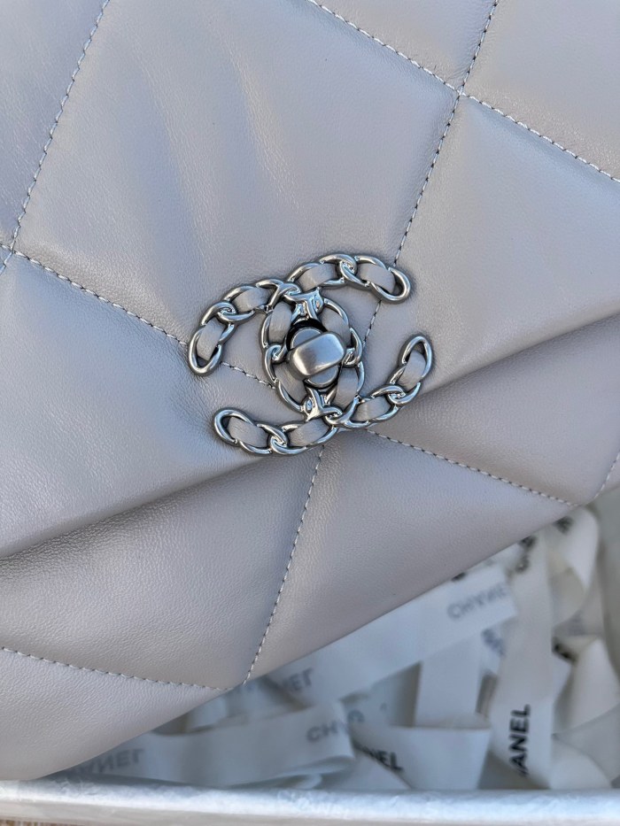  Handbag  Chanel  size 26cm／30 cm