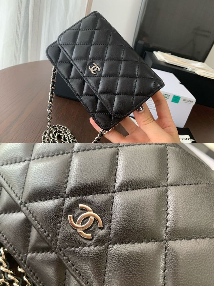  Handbag  Chanel size 15cmx10cm x3.5 cm 