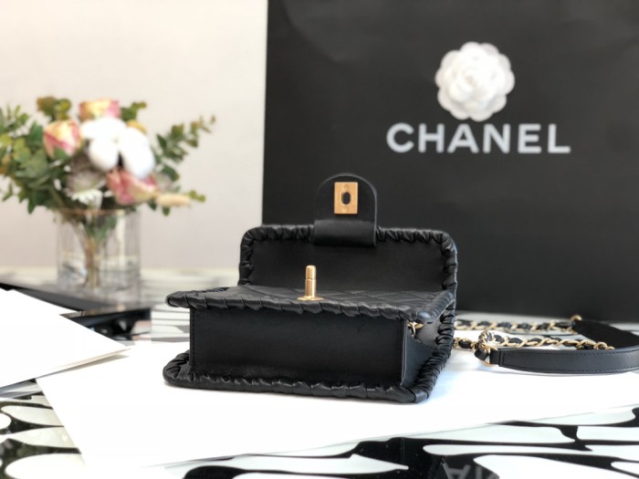  Handbag  Chanel  99120 size 15*19*6  cm