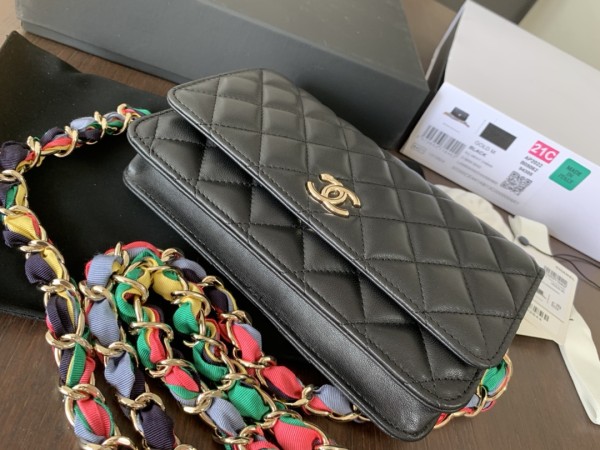  Handbag  Chanel 2022  size 19 cm