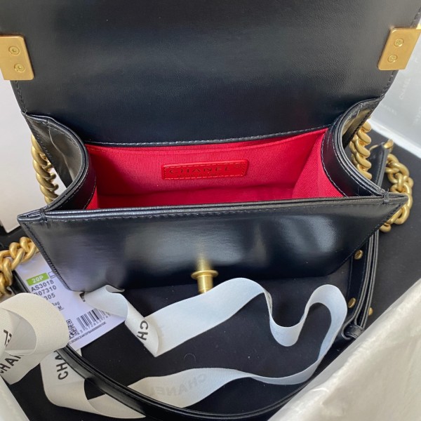  Handbag  Chanel AS3018 size 18x13x6.5 cm