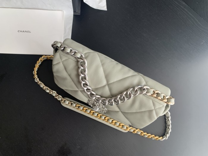  Handbag  Chanel size 26cmx16cmx9 cm 