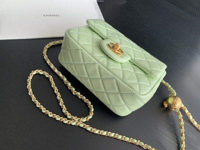  Handbag  Chanel  size 17 cm