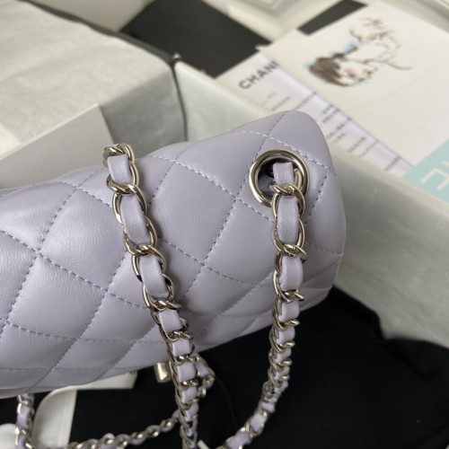  Handbag Chanel size 17 cm