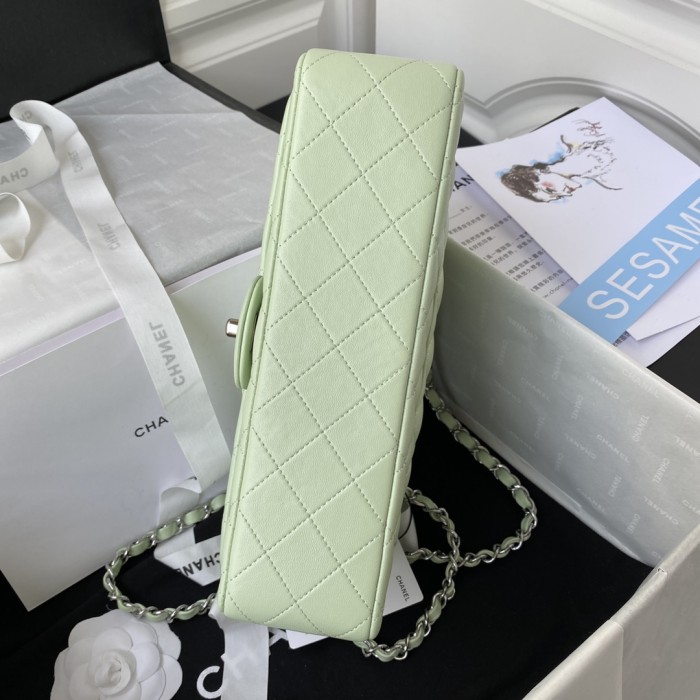  Handbag  Chanel  A01112  size 15.5x25.5x6.5 cm