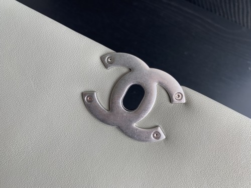  Handbag  Chanel size 26cmx16cmx9 cm 