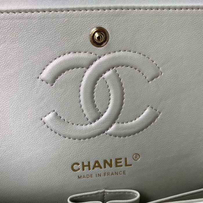  Handbag  Chanel A01113 size  23 cm