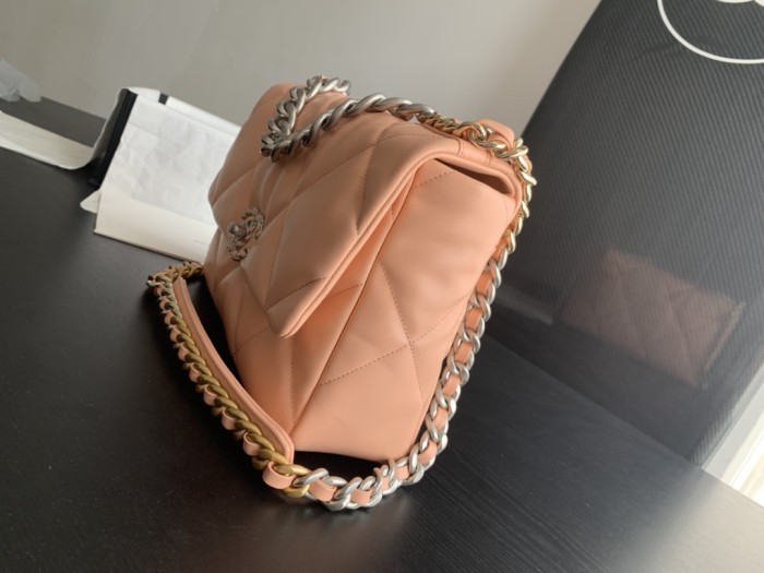  Handbag  Chanel size 26cmx16cmx9cm 