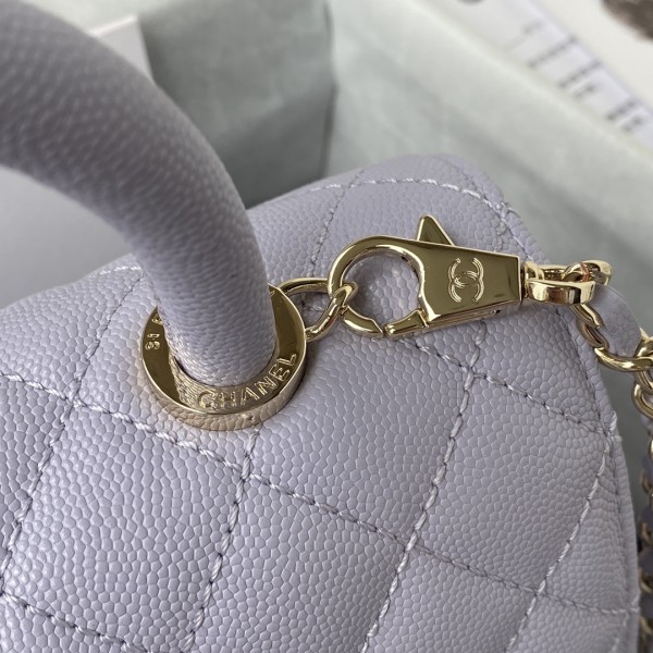  Handbag  Chanel   92990  𝑠𝑖𝑧𝑒 23 cm
