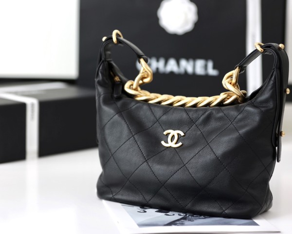  Handbag  Chanel AS2910 size 28x17x9 cm 