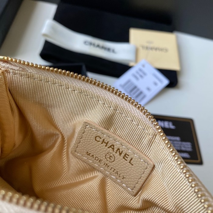  Handbag  Chanel  size 15*8.5 cm