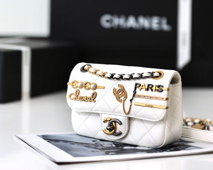  Handbag Chanel  size 19x11x8 cm