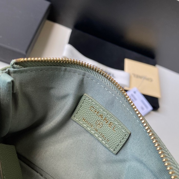  Handbag  Chanel A82365 size 15*8.5 cm