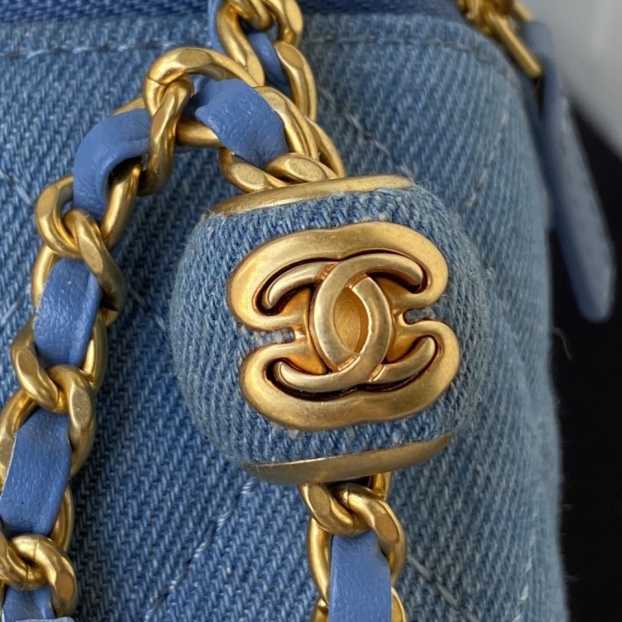  Handbag  Chanel AP1447 size 11*8.5*7 cm