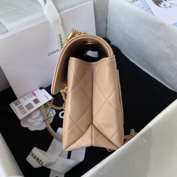  Handbag  Chanel  AS3011  size 21x13x7 cm