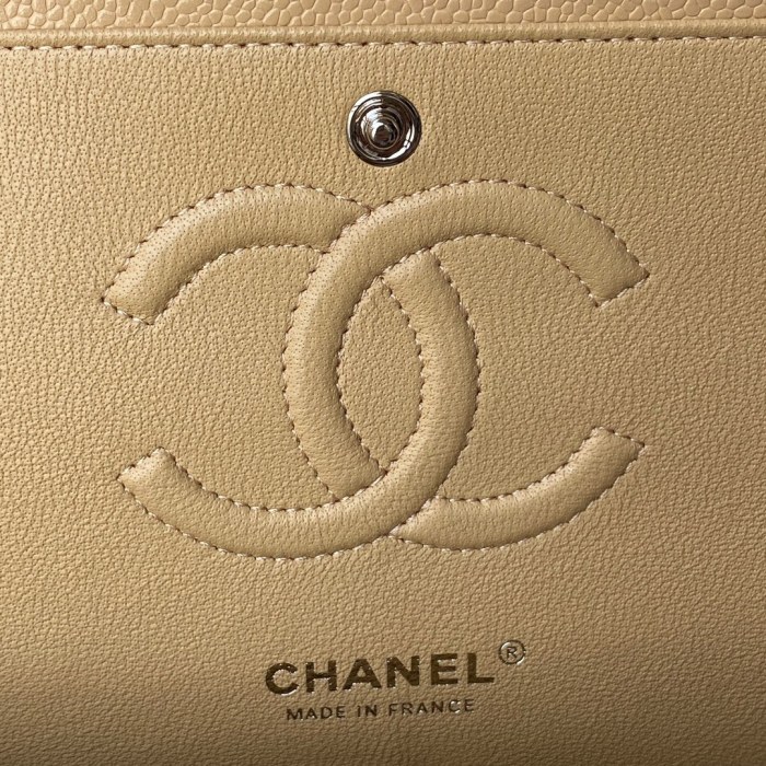 Handbag  Chanel A01112 size  15.5x25.5x6.5 cm