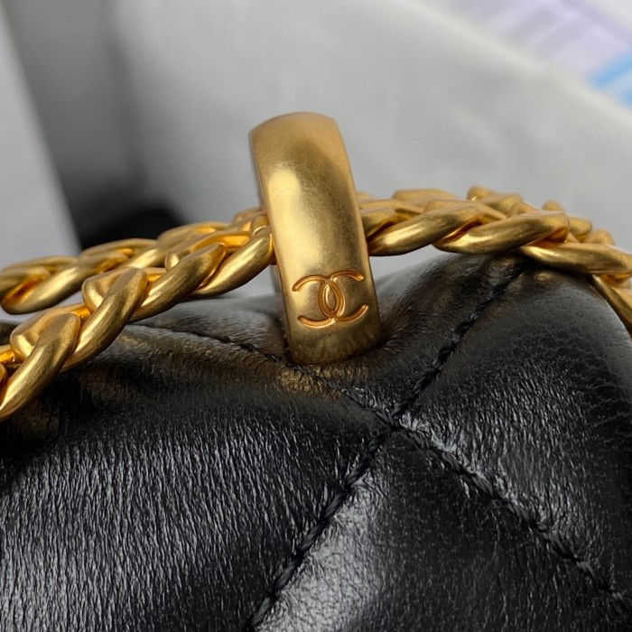  Handbag  Chanel AS1792 size 19 cm