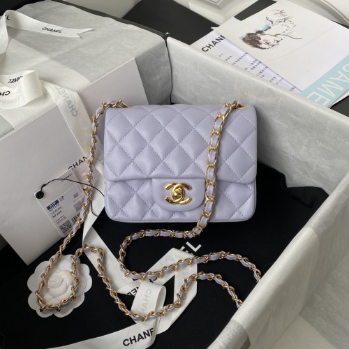  Handbag  Chanel size 17 cm