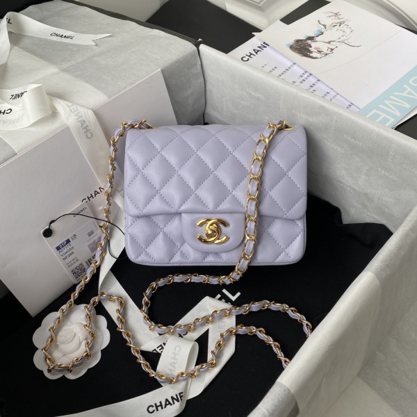  Handbag  Chanel size 17 cm