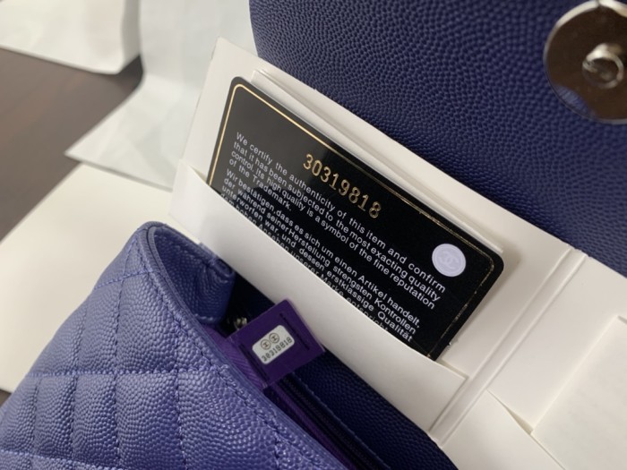  Handbag  Chanel  size  13cmx19cmx9 cm