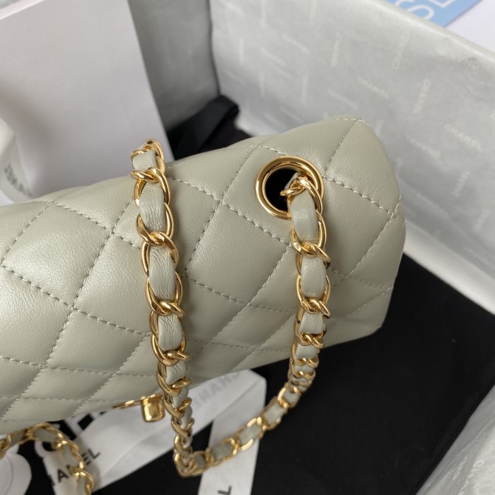  Handbag  Chanel  size 20 cm