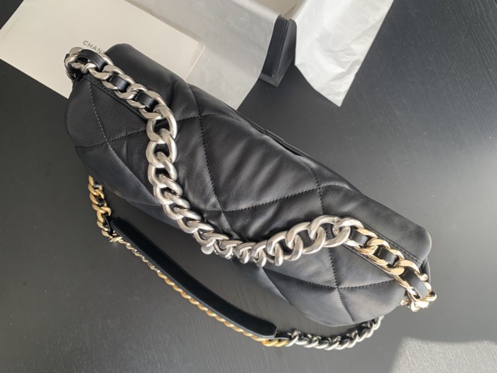  Handbag  Chanel size 26cmx16cmx9 cm 