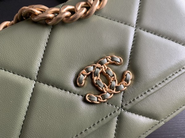  Handbag  Chanel 0957 size 19 cm 