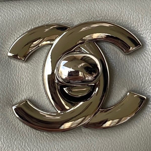  Handbag  Chanel A01112 size 15.5x25.5x6.5 cm