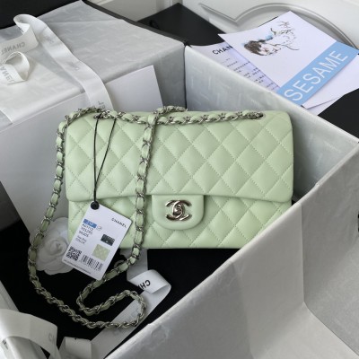  Handbag  Chanel  A01112  size 15.5x25.5x6.5 cm