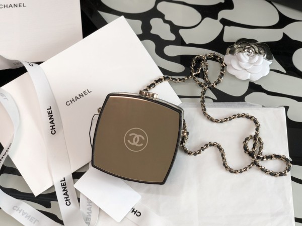  Handbag Chanel size 12.7*12.7*7.6* cm 